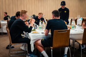 Diner Team Visma | Lease a Bike bij Tour de France 2025
